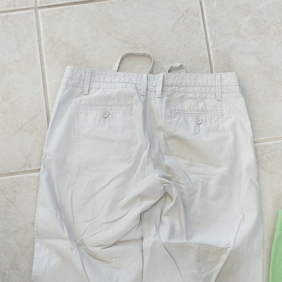 Gap size 8 khaki capris and lime green shorts - Picture 7 of 8